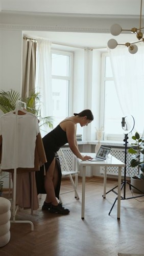 Modern Blogger Workspace 2026