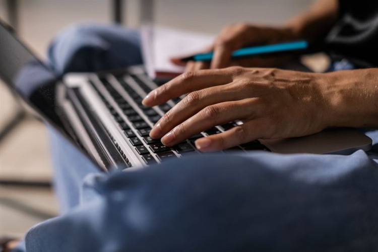 Modern Content Writer 2026 Digital Workspace