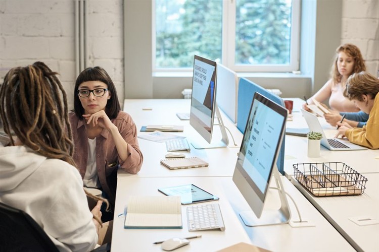 Modern Seo Strategist 2026 Office